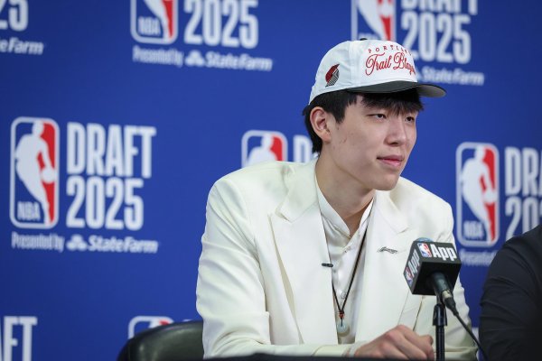 众团优配 比卢普斯：当初16顺位选择杨瀚森时外界颇有微词 但我们不在乎✊